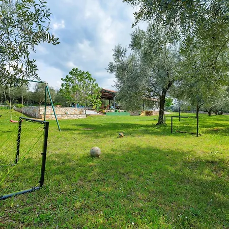 Semesterbostad Cozy In With Outdoor Swimming Pool *