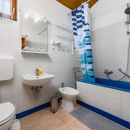 Сasa de vacaciones Cozy In With Outdoor Swimming Pool *
