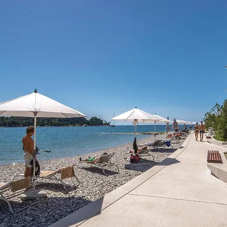 Dom wakacyjny Cozy In With Outdoor Swimming Pool