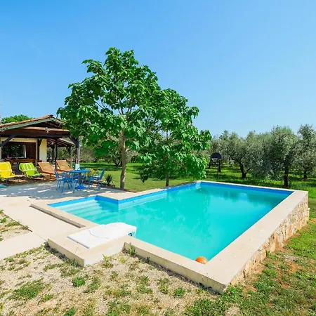 Cozy In With Outdoor Swimming Pool * Rovinj