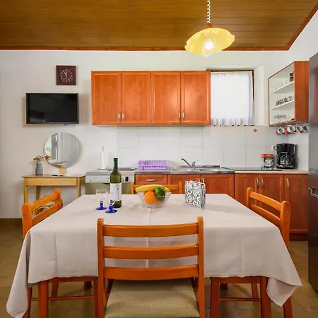 Ferienhaus Lovely In *